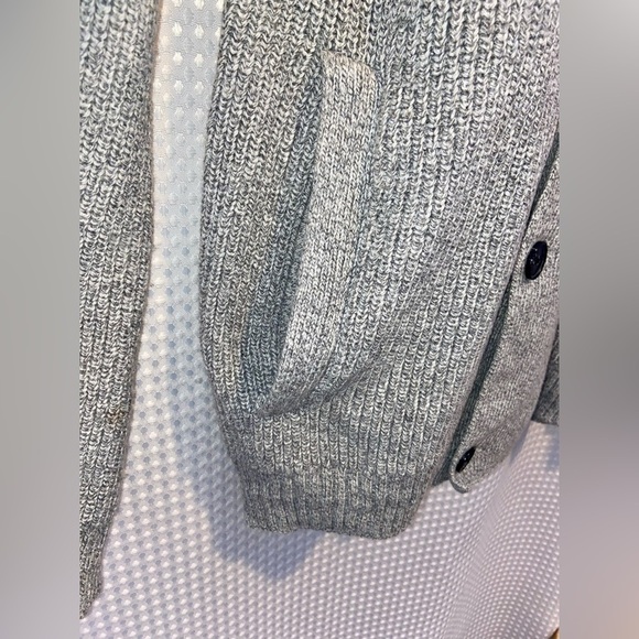 2/49$ Men’s H&M gray 100% cotton Double-Breasted Gilet knit Cardigan Sz medium - Picture 4 of 13